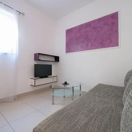 Cozy With Breakfast On Request 1 Lägenhet Pula