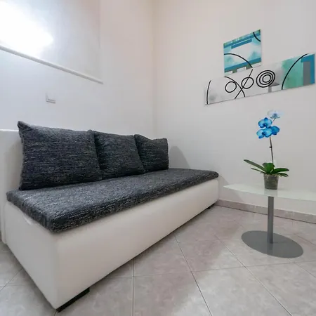 Cozy With Breakfast On Request 1 Lägenhet