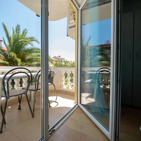 Cozy With Breakfast On Request 1 Apartament Pula