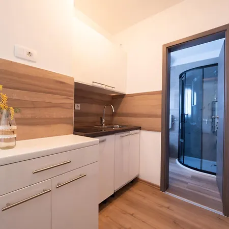 Cozy With Breakfast On Request 1 Apartament *