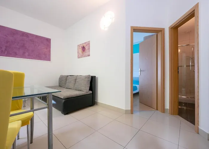 Cozy With Breakfast On Request 1 Apartament